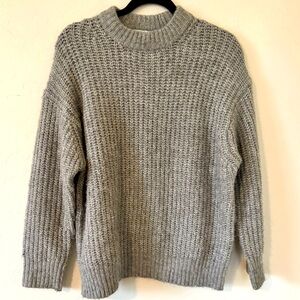 Zara Crewneck Sweater in Light Gray Size S